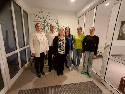 Das neue Vorstandsteam von links nach rechts: Monika Mann, Heiko Burkhart, Evelyn Burkhart, Milena Burkhart, Eva Schantz, Alexa Reisel. (Es fehlt: Barbara Zickgraf)